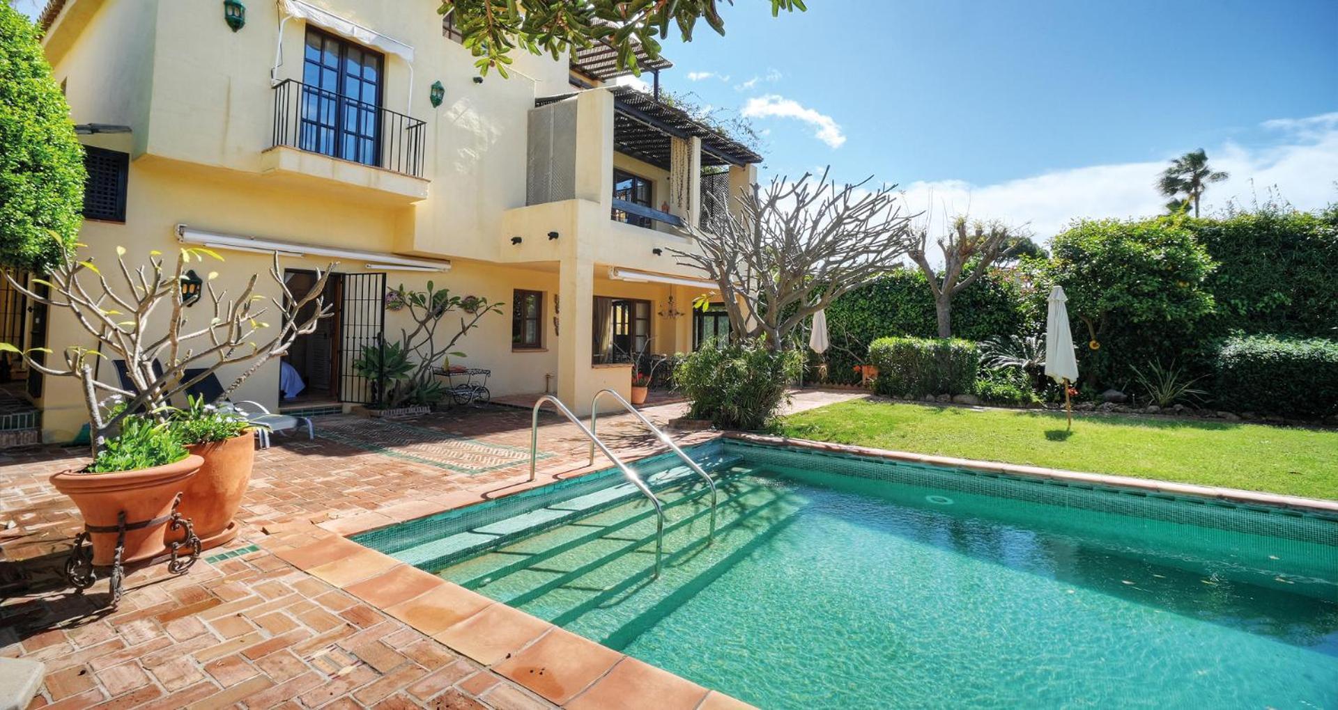 Apartamento In Elegant With Pool In